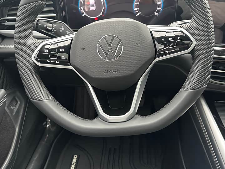 Volkswagen Passat 2025 2025款 Pro 380TSI 龙尊版