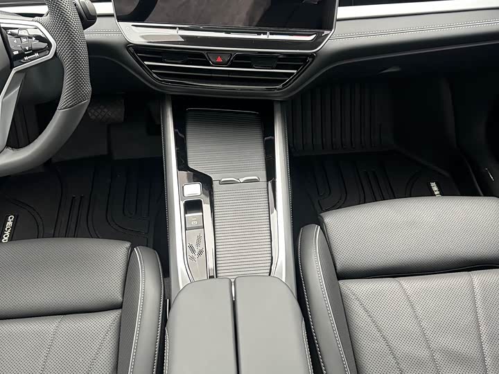 Volkswagen Passat 2025 2025款 Pro 380TSI 龙尊版