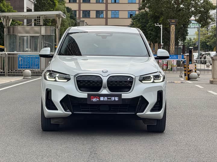 2024 BMW iX3