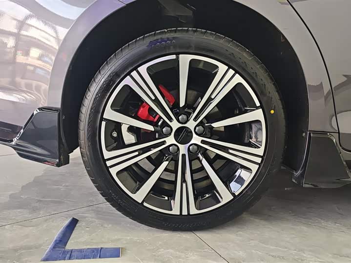 Geely Preface 2025 2025款 东方曜 1.5TD 昆仑版