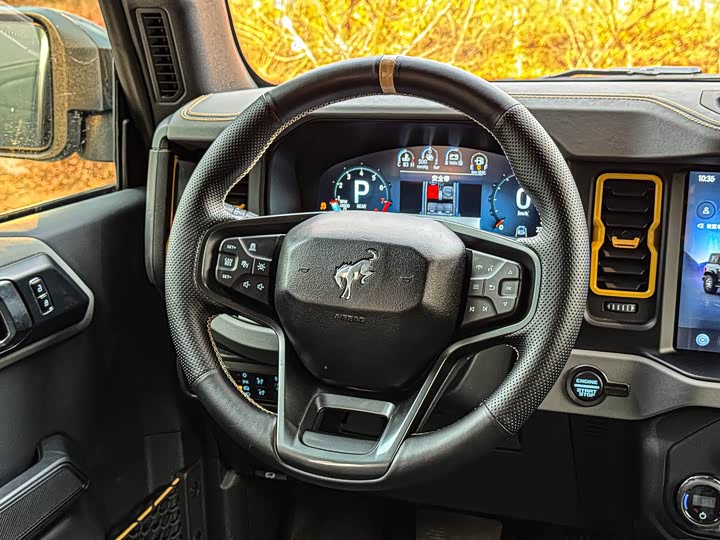 Ford Bronco 2024 2024款 2.3T 荒地