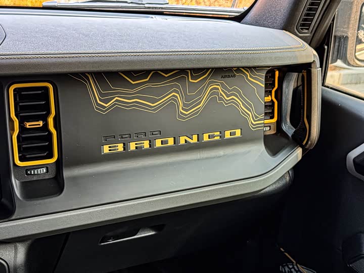 Ford Bronco 2024 2024款 2.3T 荒地