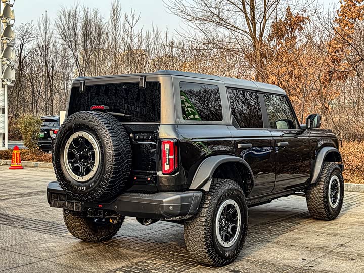 Ford Bronco 2024 2024款 2.3T 荒地