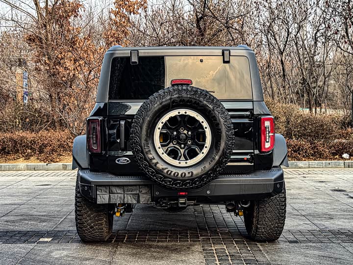 Ford Bronco 2024 2024款 2.3T 荒地