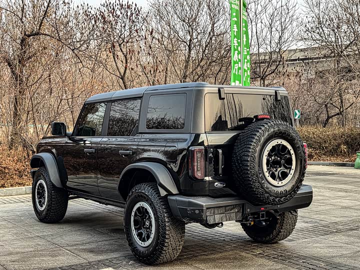 Ford Bronco 2024 2024款 2.3T 荒地