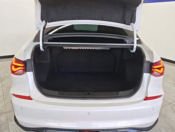 Chevrolet Monza 2024 2024款 1.5L 双离合悦享版