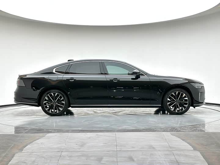 2026 Volvo S90