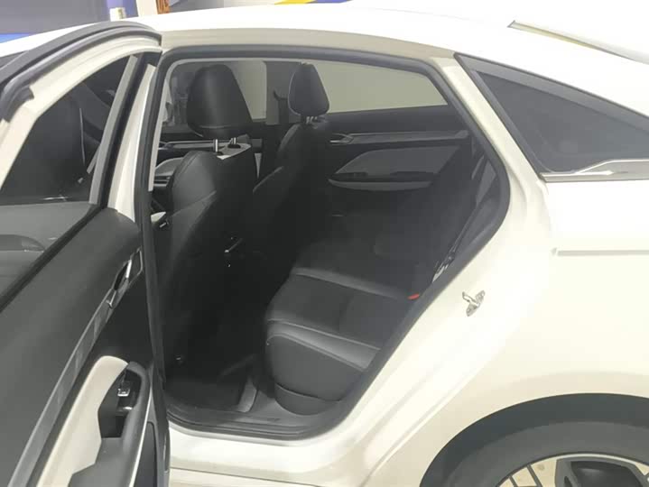 Geely Emgrand L 2022 2022款 1.4T CVT旗舰型