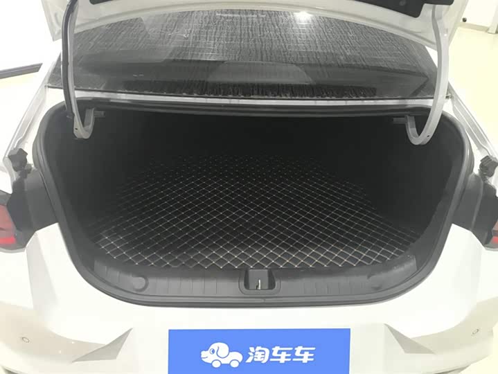 Geely Emgrand L 2022 2022款 1.4T CVT旗舰型