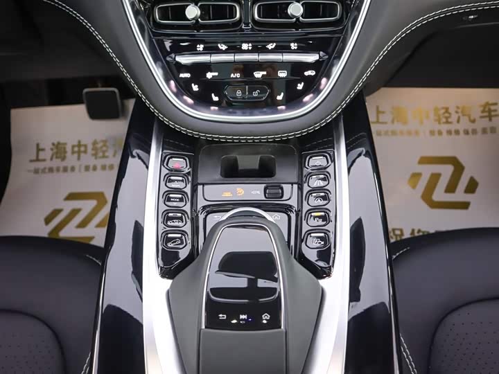 Aston Martin DBX 2023 2023款 3.0T STRAIGHT-SIX