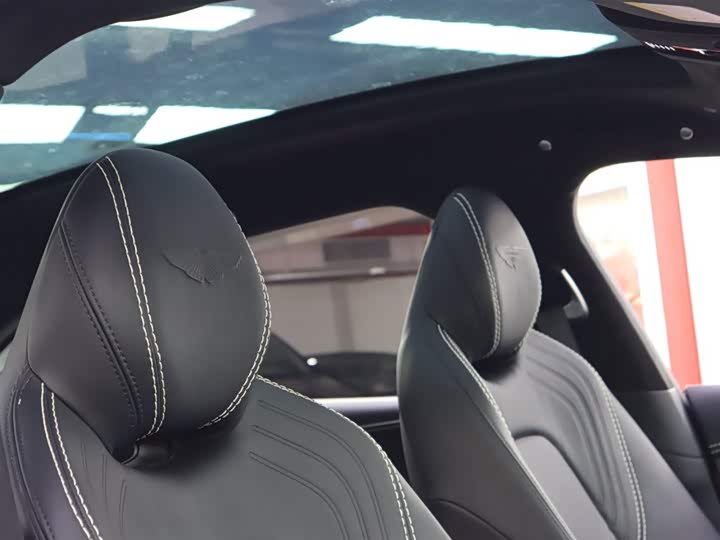 Aston Martin DBX 2023 2023款 3.0T STRAIGHT-SIX