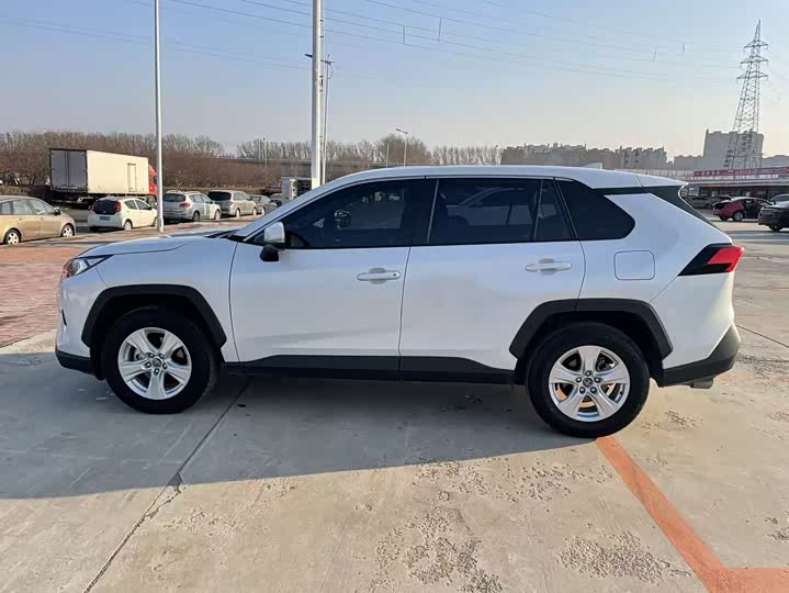 Toyota RAV4 2024 2024款 2.0L CVT两驱都市版