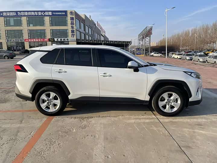 Toyota RAV4 2024 2024款 2.0L CVT两驱都市版