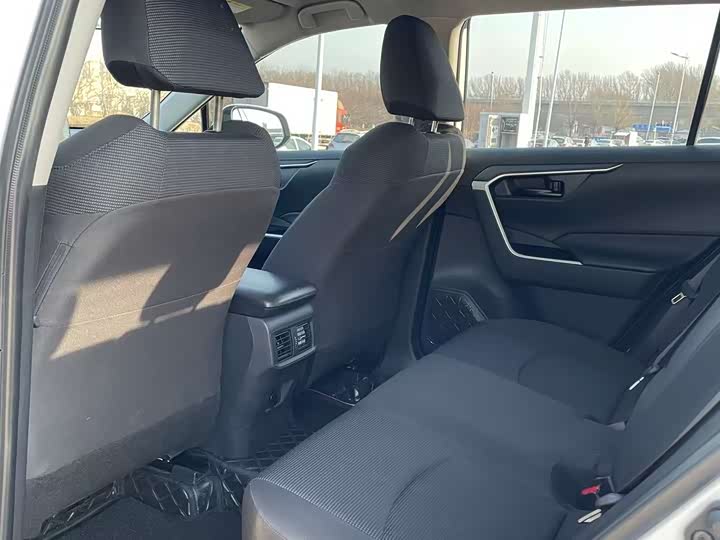 Toyota RAV4 2024 2024款 2.0L CVT两驱都市版