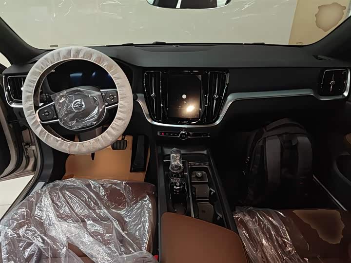 Volvo S60 2026 2026款 B4 智逸豪华版