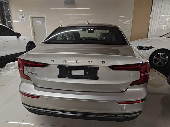 Volvo S60 2026 2026款 B4 智逸豪华版