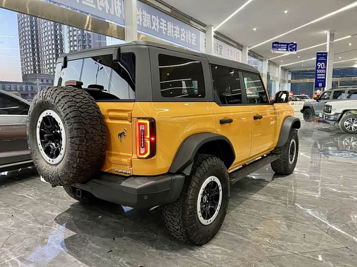 Ford Bronco 2024 2024款 2.3T 长滩大脚越野版