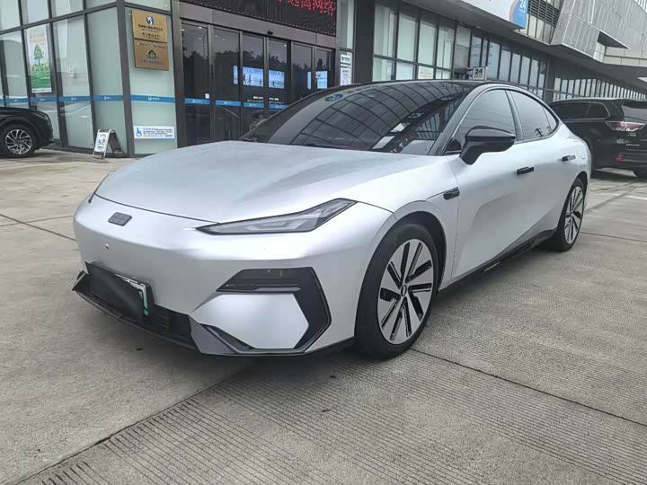 Geely Galaxy E8 2024 2024款 665km 后驱星舰 远航版