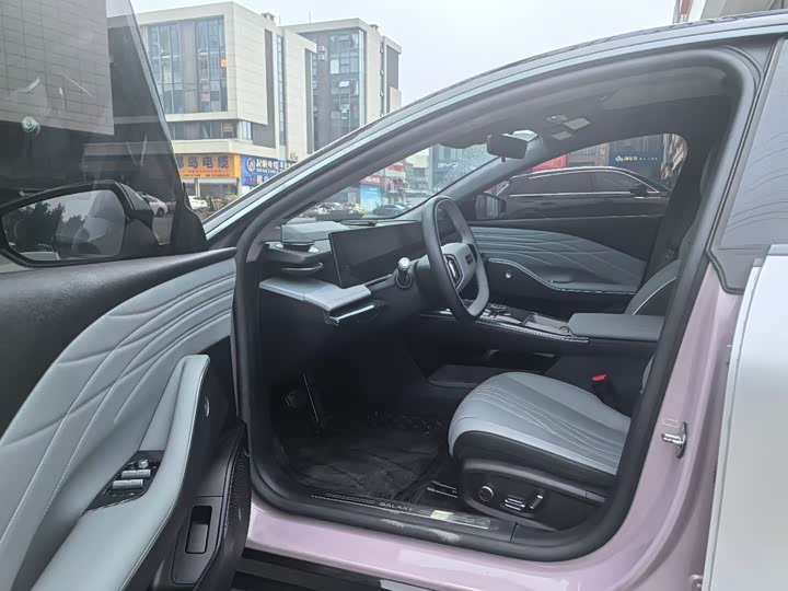 Geely Galaxy E8 2024 2024款 665km 后驱星舰 远航版