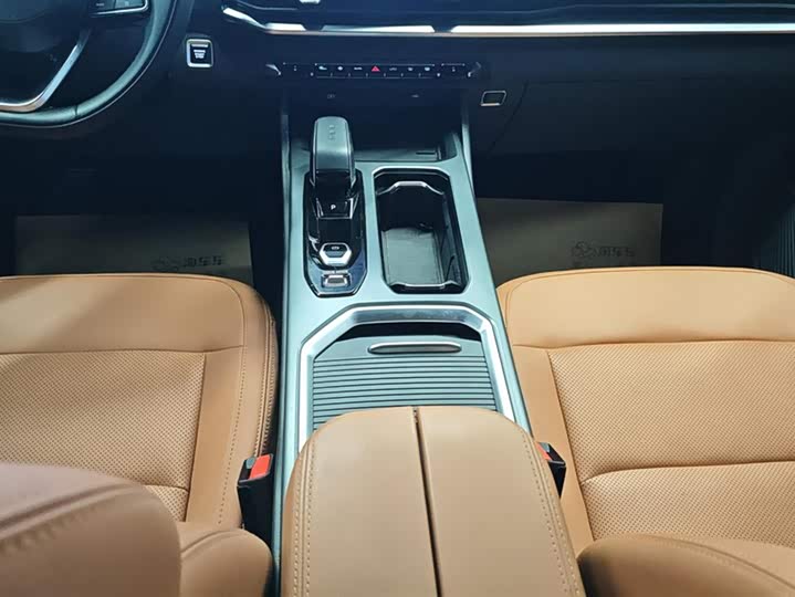 Geely Okavango L 2024 2024款 2.0T DCT旗舰型