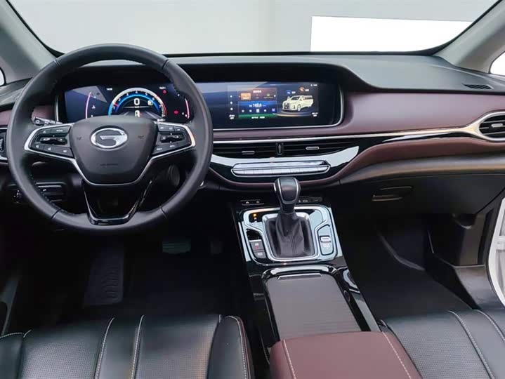 GAC Trumpchi M6 2023 2023款 PRO 270T DCT豪华版