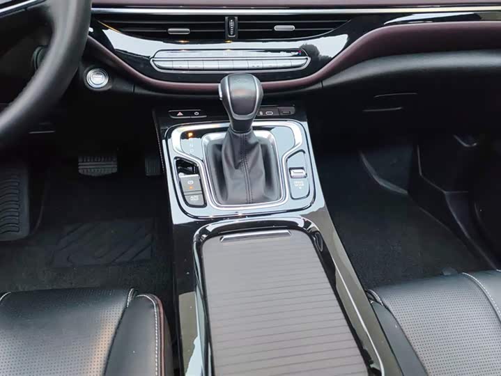 GAC Trumpchi M6 2023 2023款 PRO 270T DCT豪华版