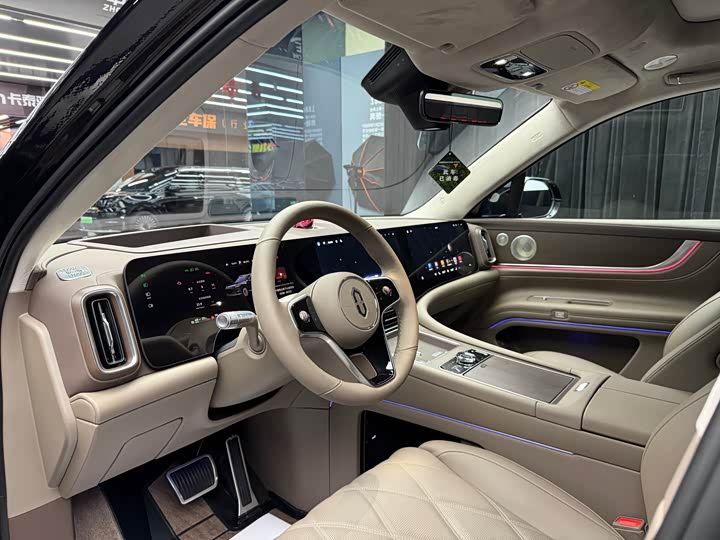 Aito M9 2025 2025款 增程 Ultra版 52kWh 6座版