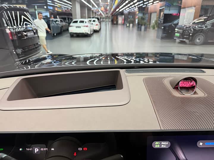 Aito M9 2025 2025款 增程 Ultra版 52kWh 6座版