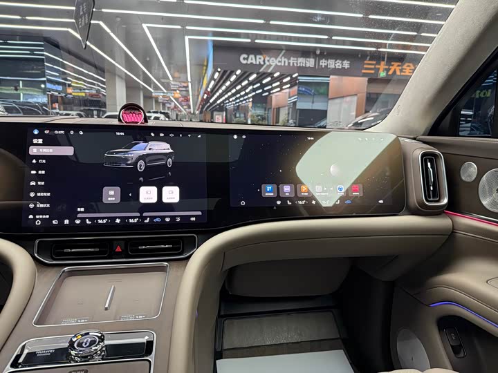 Aito M9 2025 2025款 增程 Ultra版 52kWh 6座版