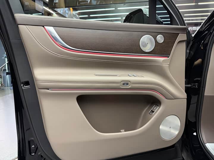 Aito M9 2025 2025款 增程 Ultra版 52kWh 6座版