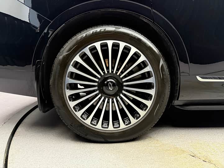 Aito M9 2025 2025款 增程 Ultra版 52kWh 6座版