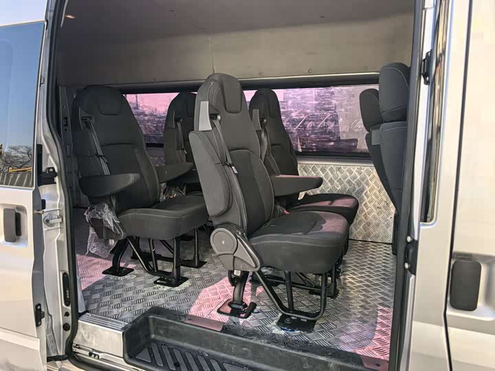 Ford Transit New 2021 2021款 2.2T手动物流车Pro长轴7座中顶国VI