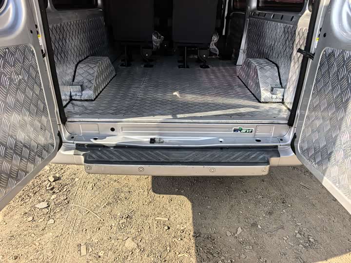 Ford Transit New 2021 2021款 2.2T手动物流车Pro长轴7座中顶国VI