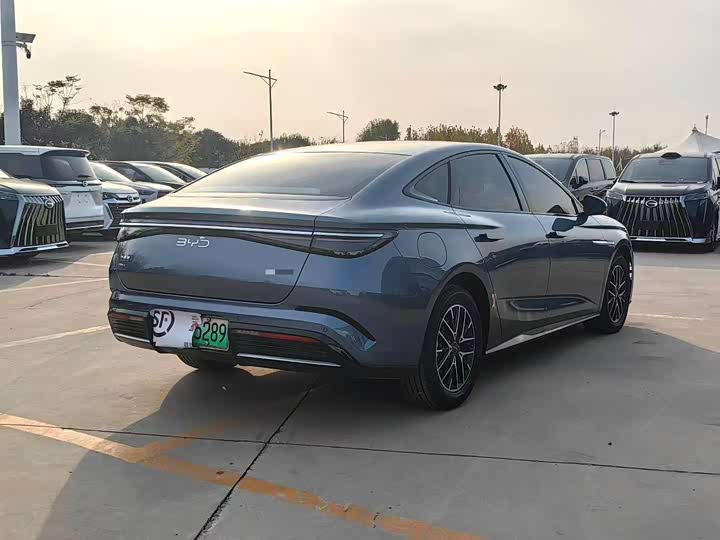 BYD Seal 07 DM-i Hybrid 2025 2025款 DM-i 1.5L 70km 精英型