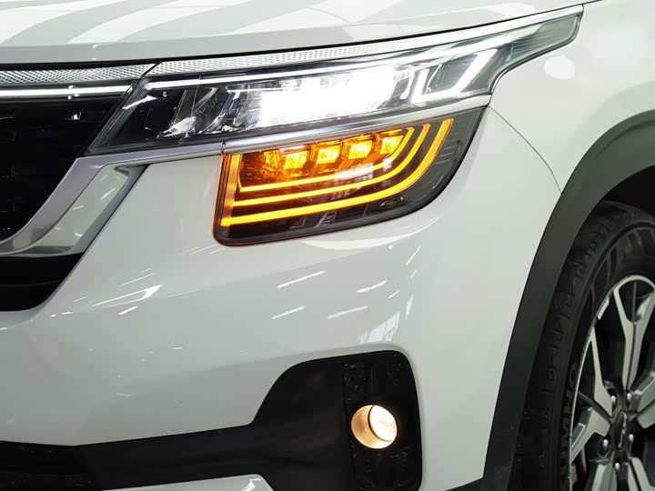 Kia KX3 2021 2021款 1.5L CVT潮流版