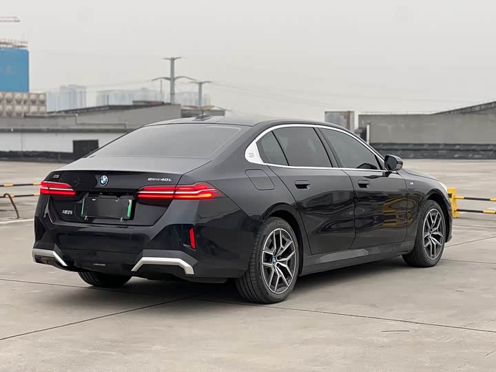 BMW i5 2025 2025款 eDrive 40L M运动套装