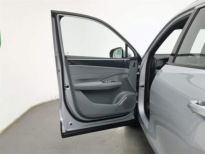 Geely Galaxy L7 2025 2025款 EM-i 115km 远航版