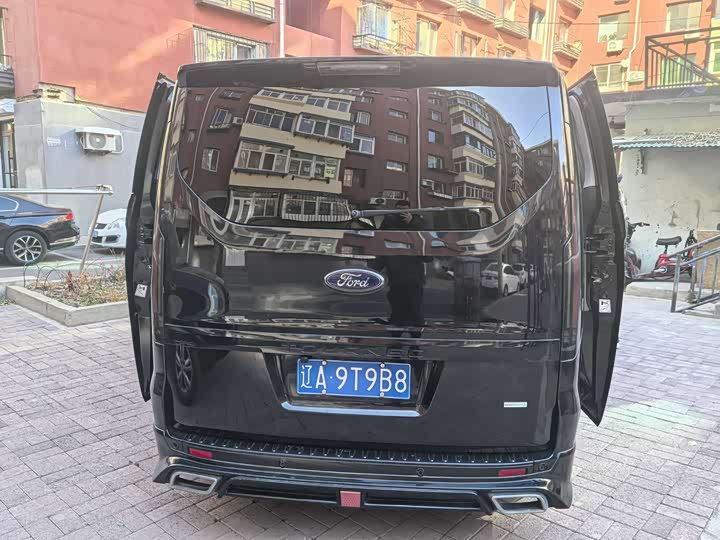 2023 Ford Tourneo