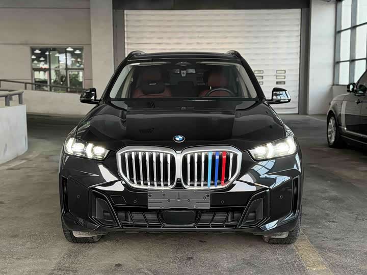 BMW X5 2025 2025款 xDrive 30Li 尊享型M运动曜夜套装