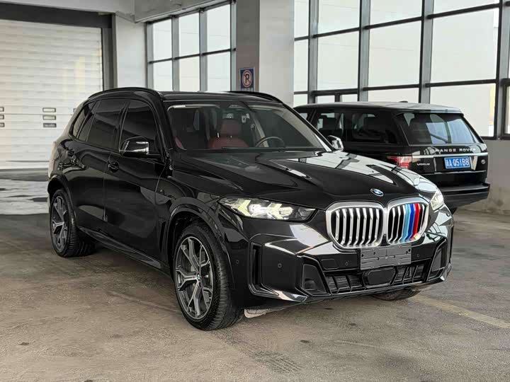 BMW X5 2025 2025款 xDrive 30Li 尊享型M运动曜夜套装