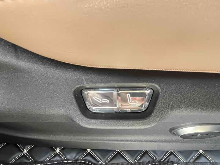 Chery Tiggo 8L 2024 2024款 2.0T 两驱尊贵版 5座