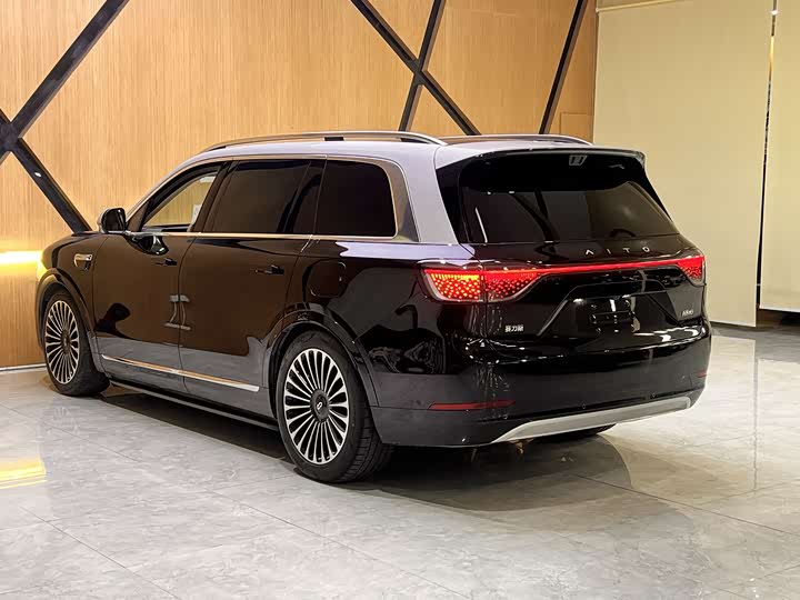 Aito M9 2025 2025款 增程 Ultra版 52kWh 6座版