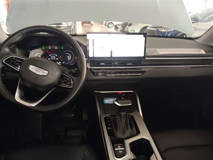 Geely Emgrand 2025 2025款 第4代 1.5L CVT尊贵型