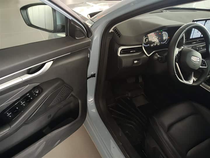 Geely Emgrand 2025 2025款 第4代 1.5L CVT尊贵型