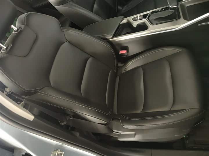 Geely Emgrand 2025 2025款 第4代 1.5L CVT尊贵型