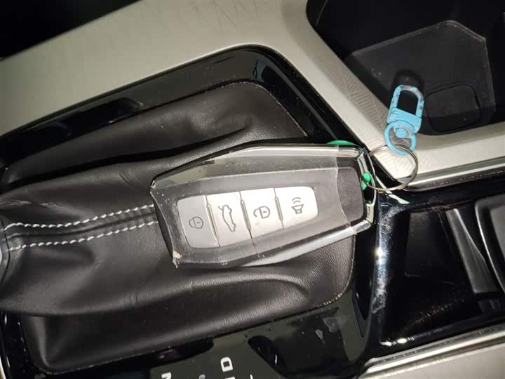 Geely Emgrand 2025 2025款 第4代 1.5L CVT尊贵型