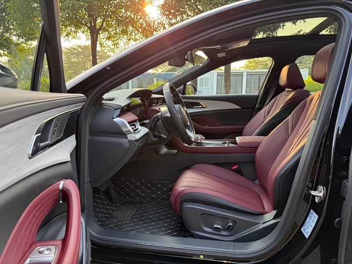 Hongqi H5 2025 2025款 1.5T DCT玄影版