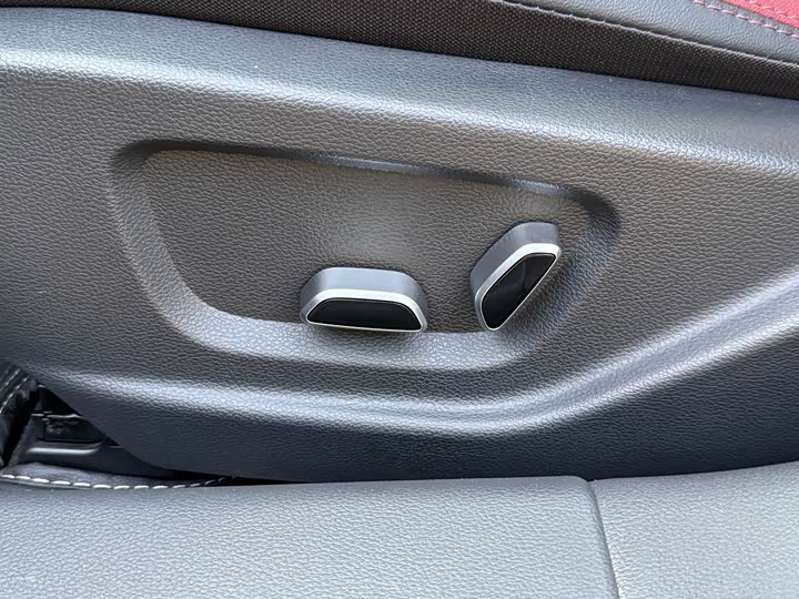 Hongqi H5 2025 2025款 1.5T DCT玄影版