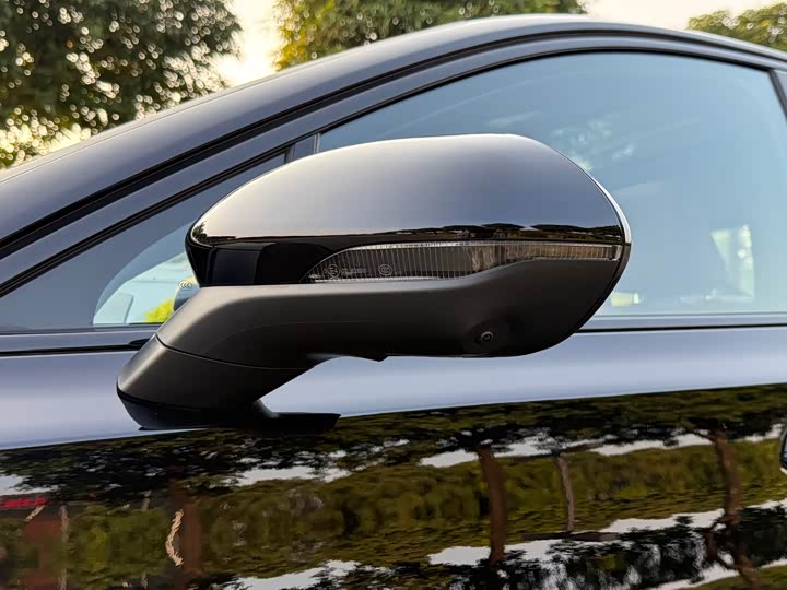 Hongqi H5 2025 2025款 1.5T DCT玄影版