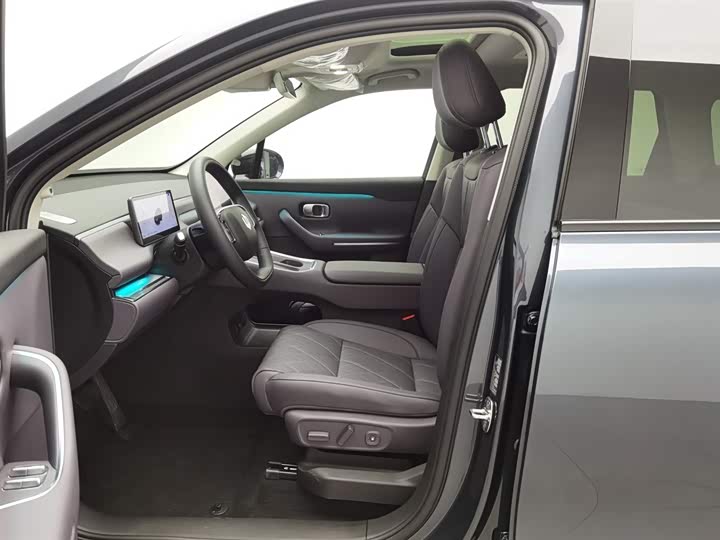 Leapmotor C16 2026 2026款 增程 280激光雷达智尊版 5座